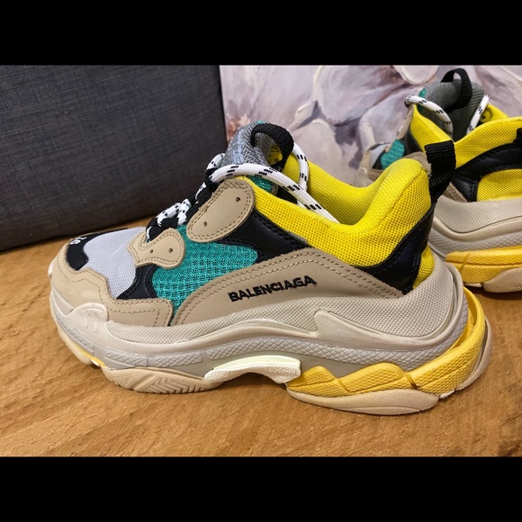 Balenciaga Triple S - Picture 6 of 12